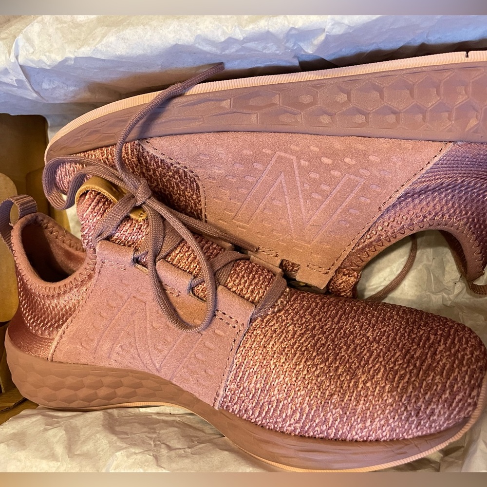 New Balance Women Fresh Foam size 7.5 Blushed color